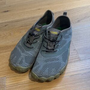 Saguaro Men's Grey Athletic Shoes size 41